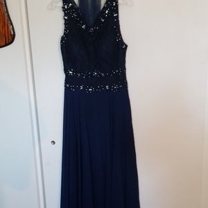 Mary queen dress